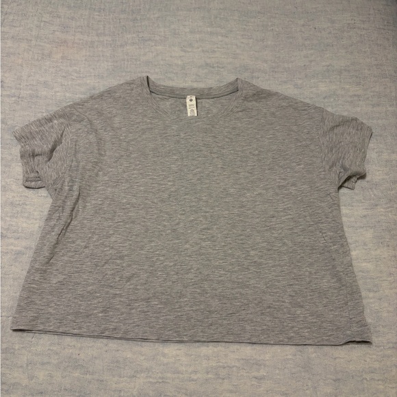 lululemon athletica Tops - Lululemon Cropped Short Sleeve Tee